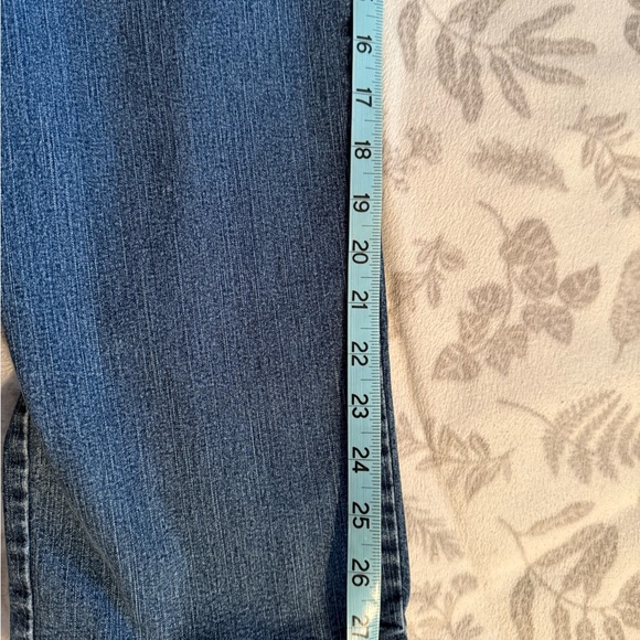 Classic Blue Women's Jeans Pull -on Size 18W - Picture 4 of 6